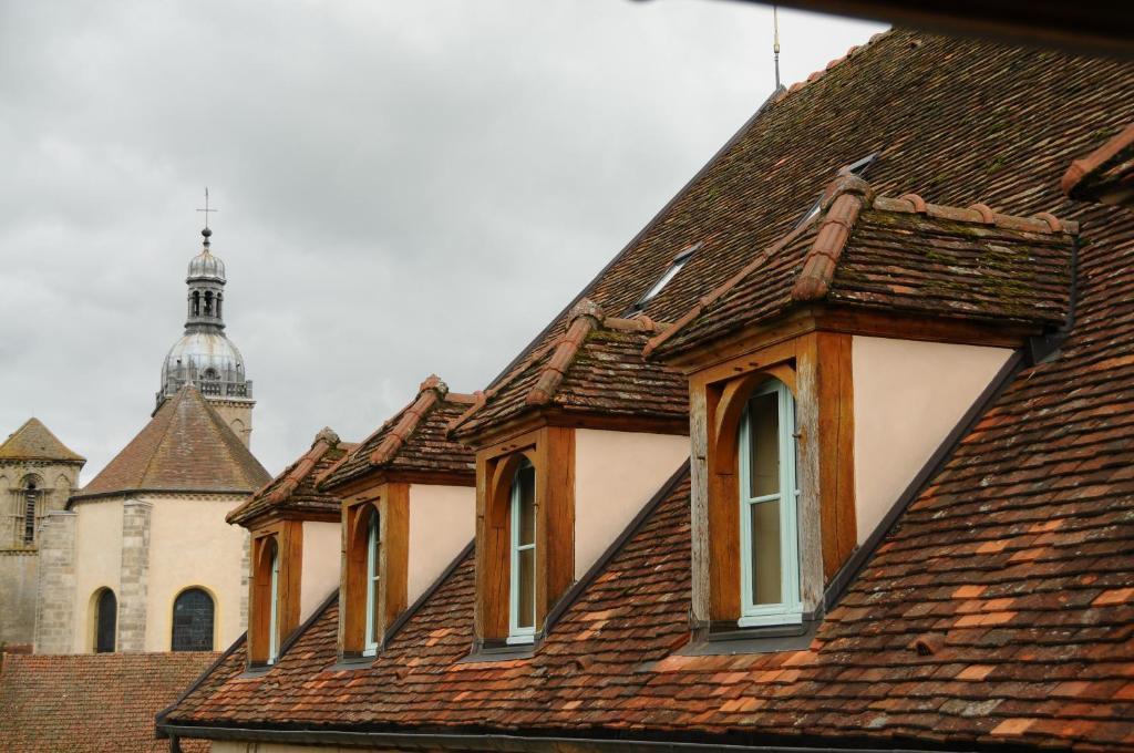 Hostellerie De La Tour D'Auxois Saulieu Exterior photo